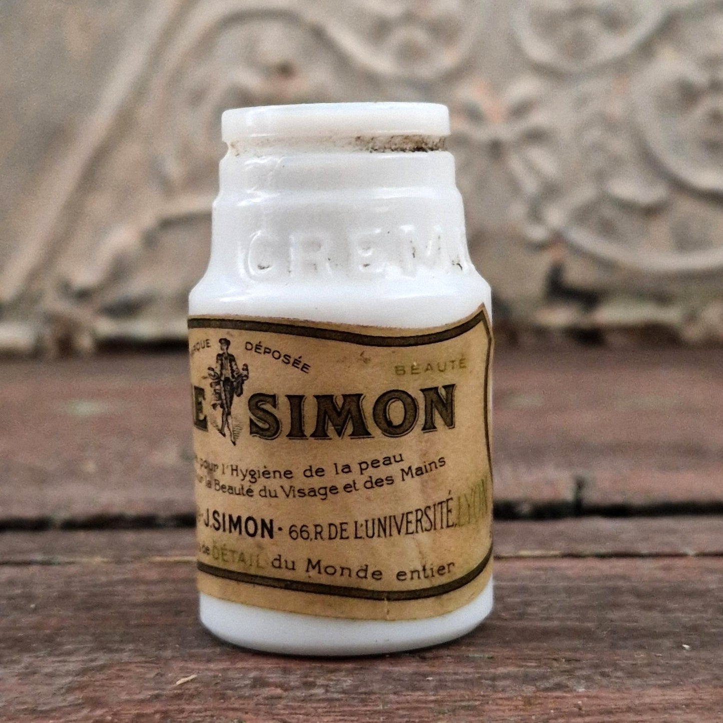 Ancien pot en opaline blanche « Crème Simon »