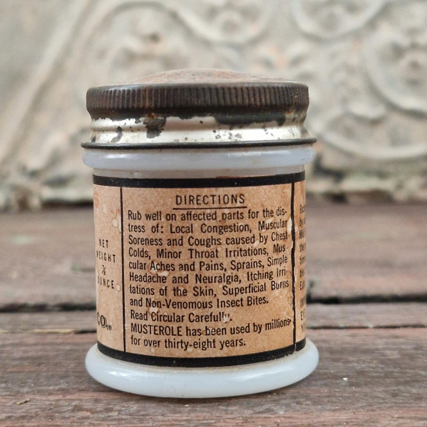 Ancien pot de pharmacie américain « Musterole »