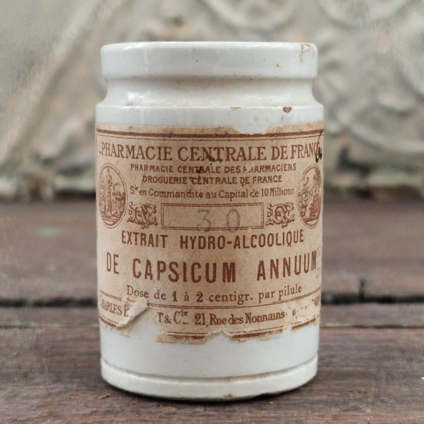 Petit pot de pharmacie « Extrait de Capsicum Annuum »