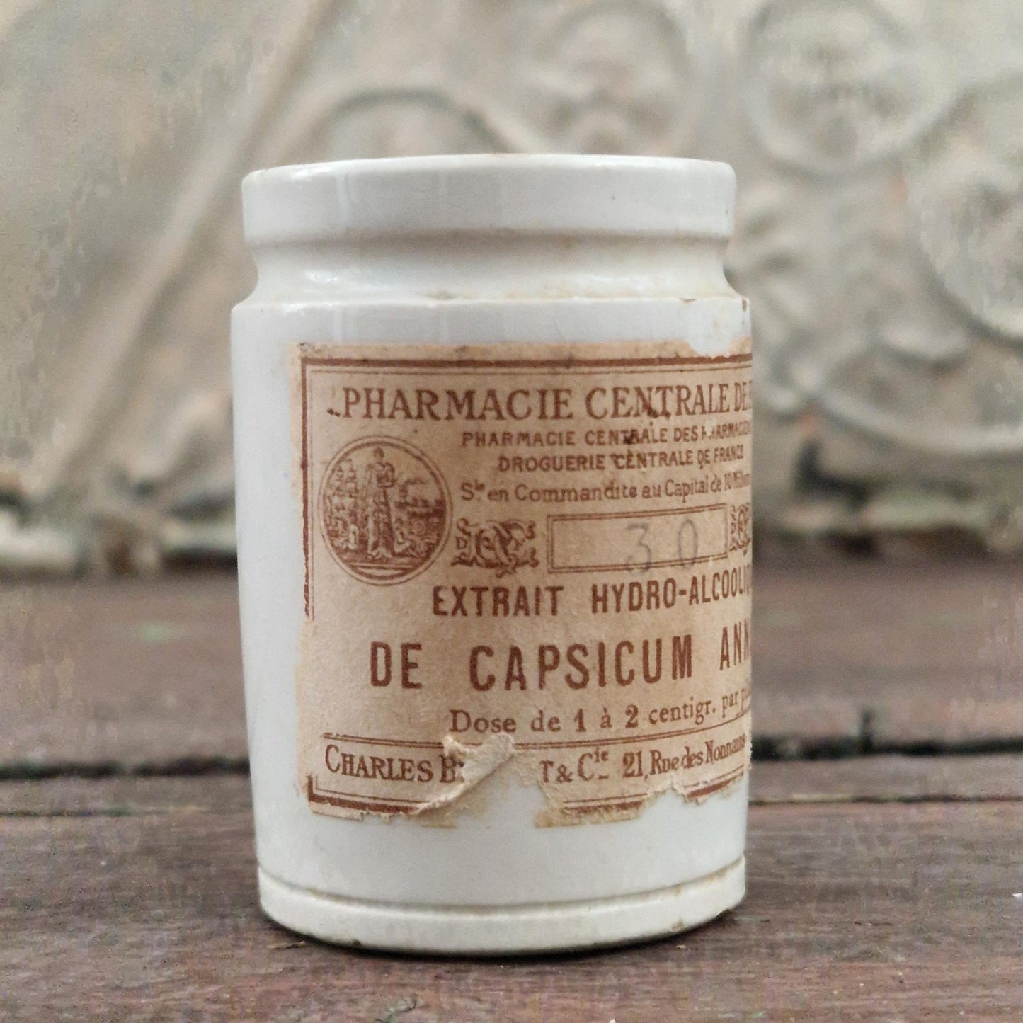 Petit pot de pharmacie « Extrait de Capsicum Annuum »