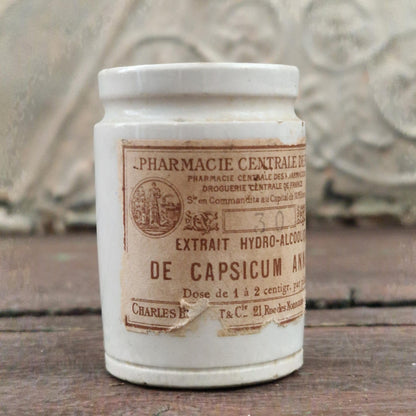 Petit pot de pharmacie « Extrait de Capsicum Annuum »