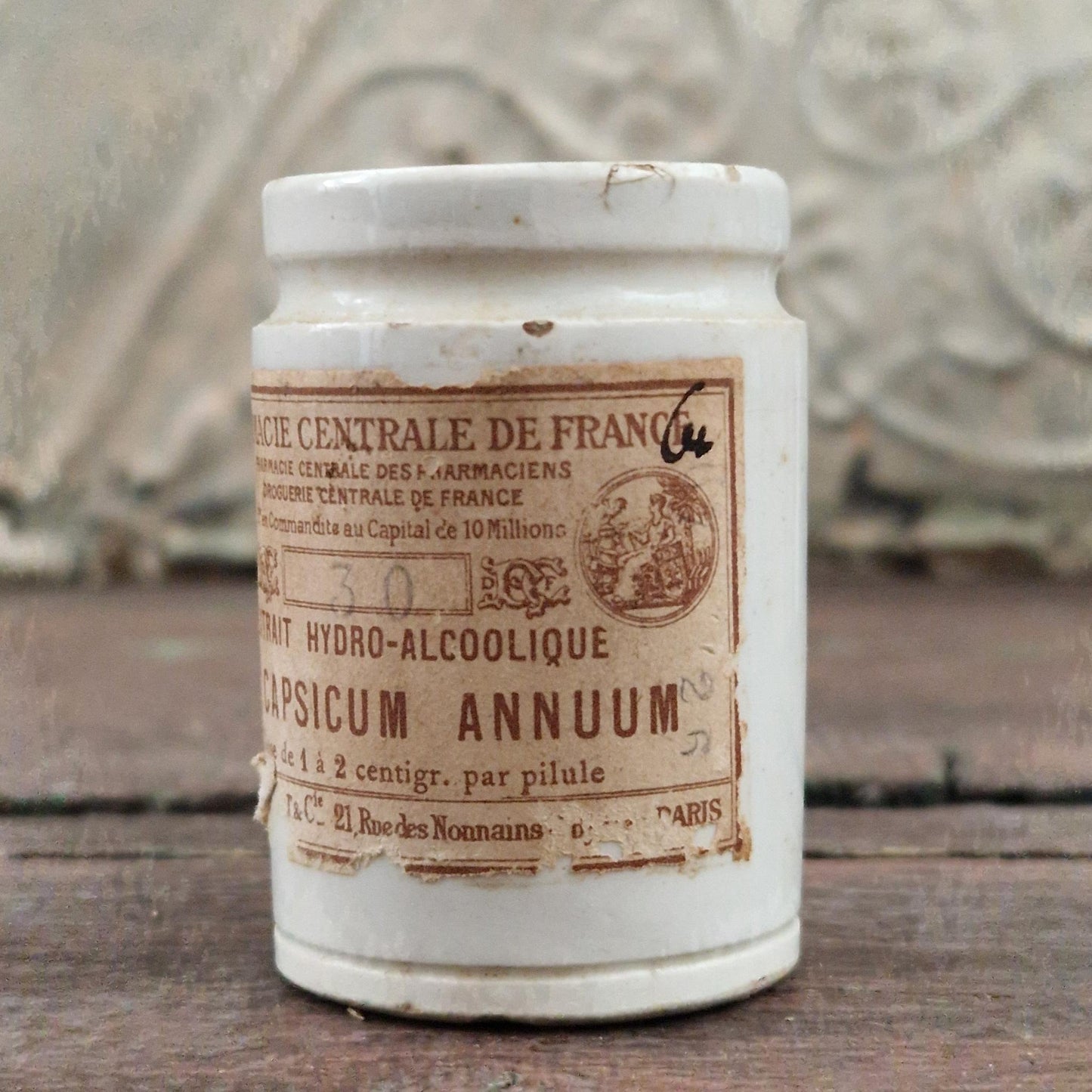 Petit pot de pharmacie « Extrait de Capsicum Annuum »
