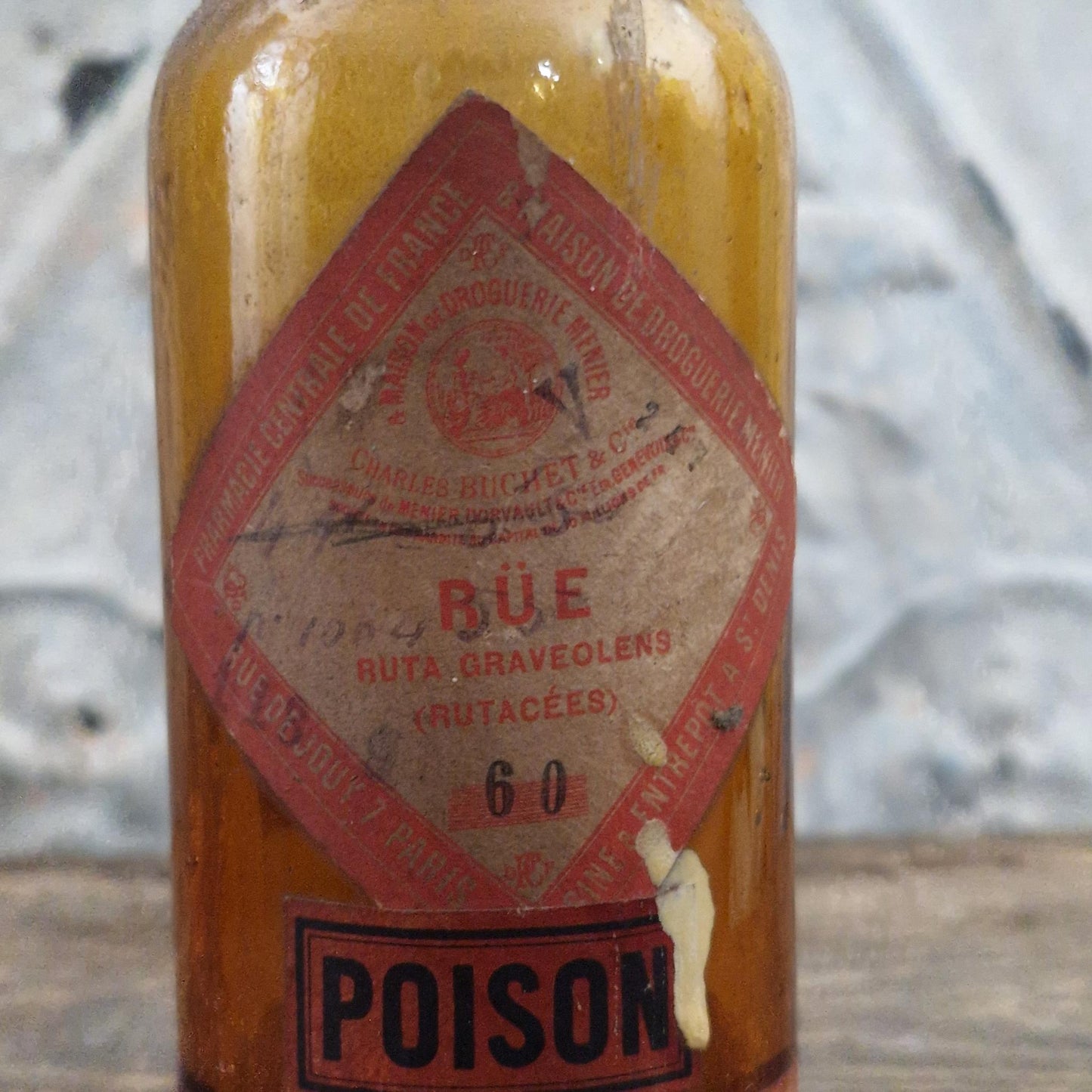 Ancien flacon de pharmacie « Rue (Ruta graveolens) - Poison »