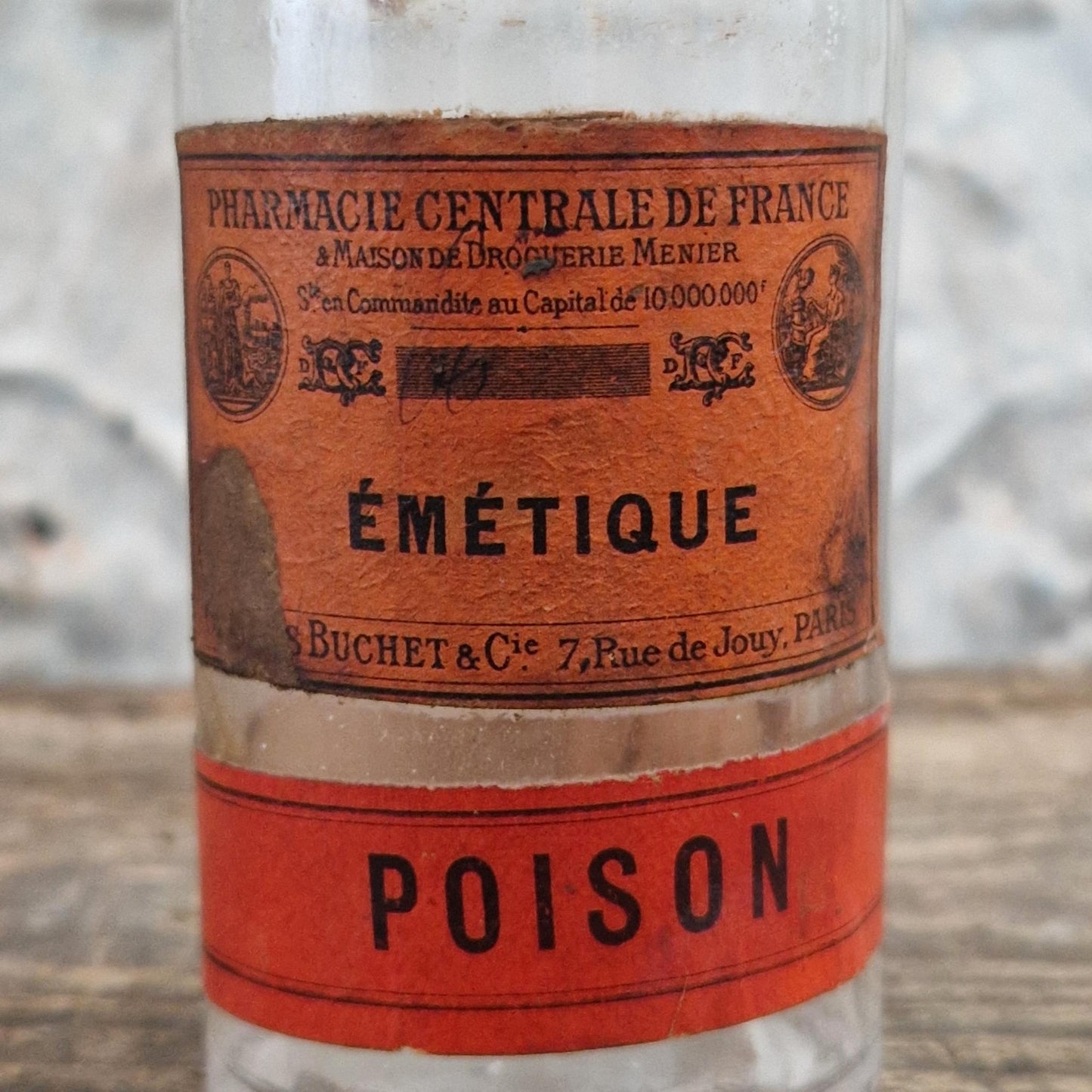 Ancien flacon pharmaceutique « Émétique - Poison »