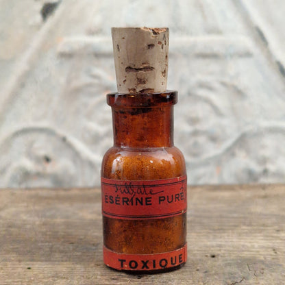 Ancien flacon de pharmacie « Sulfate d'Ésérine - Toxique »