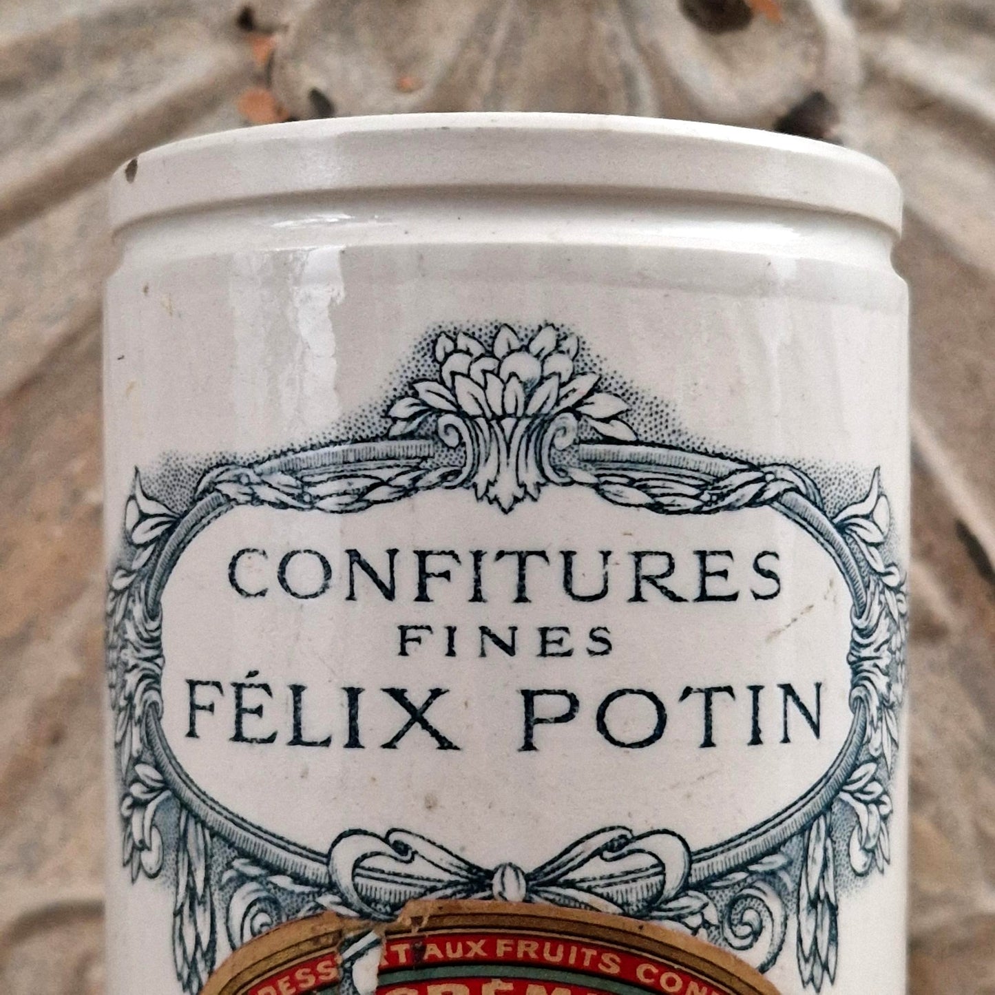 Rare pot de confitures « Félix Potin » avec étiquette