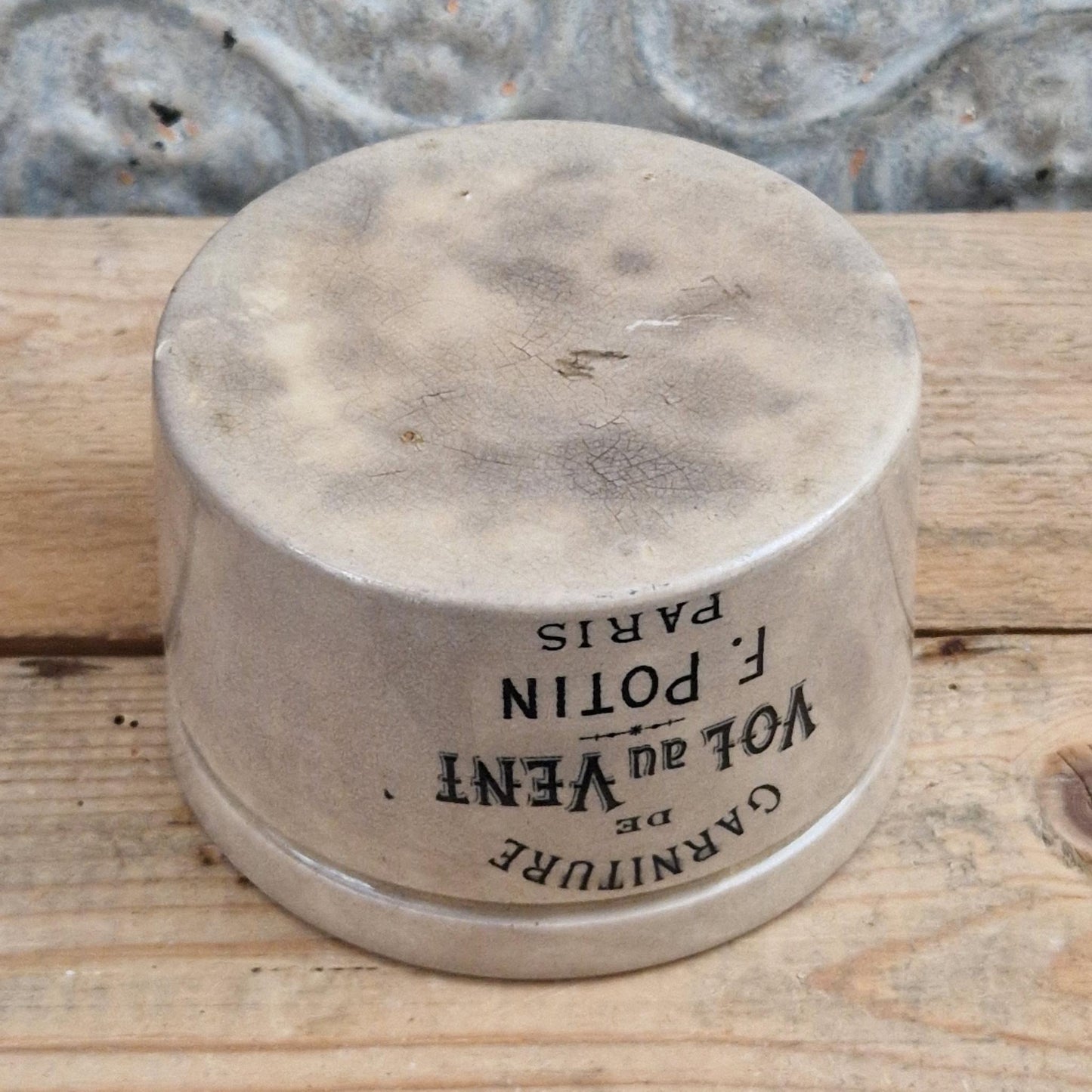 Rare pot en faïence Félix Potin « Vol au Vent »