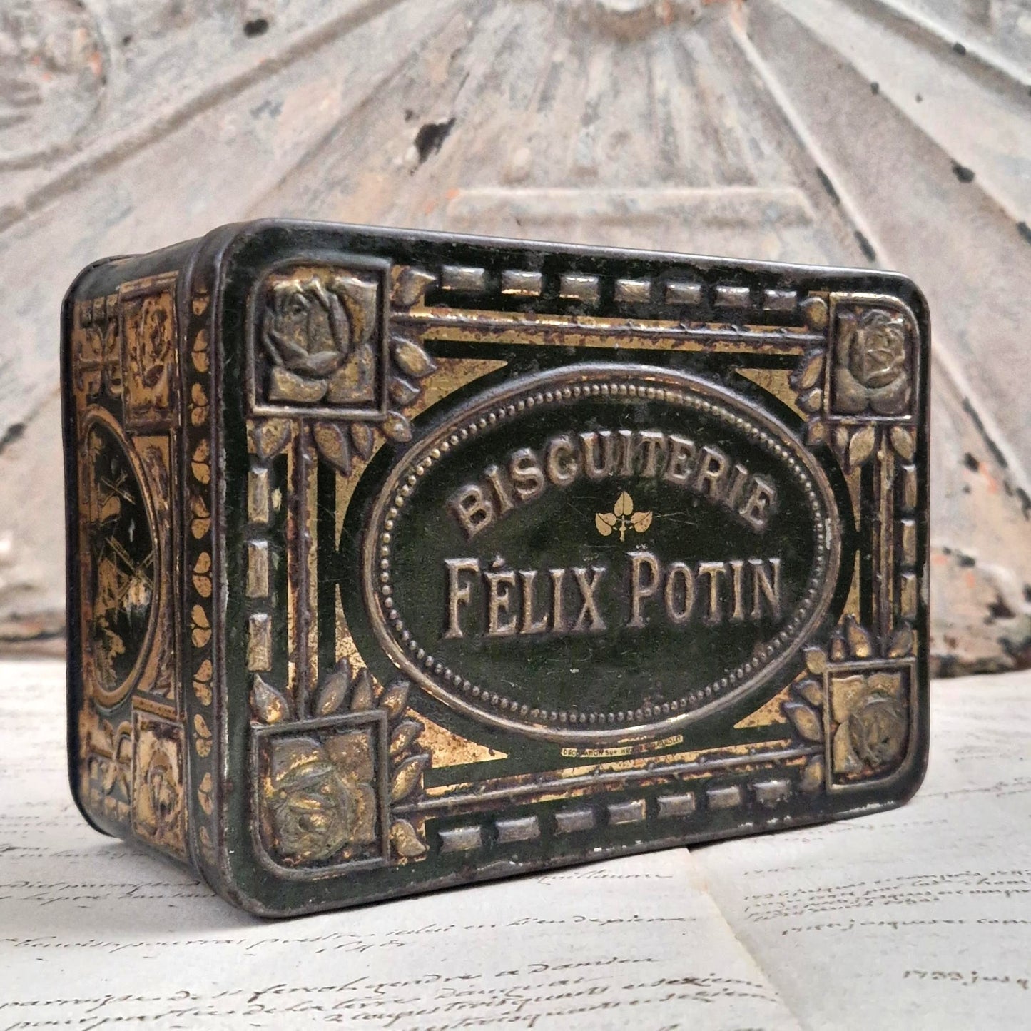 Ancienne boîte à biscuits « Biscuiterie Félix Potin »