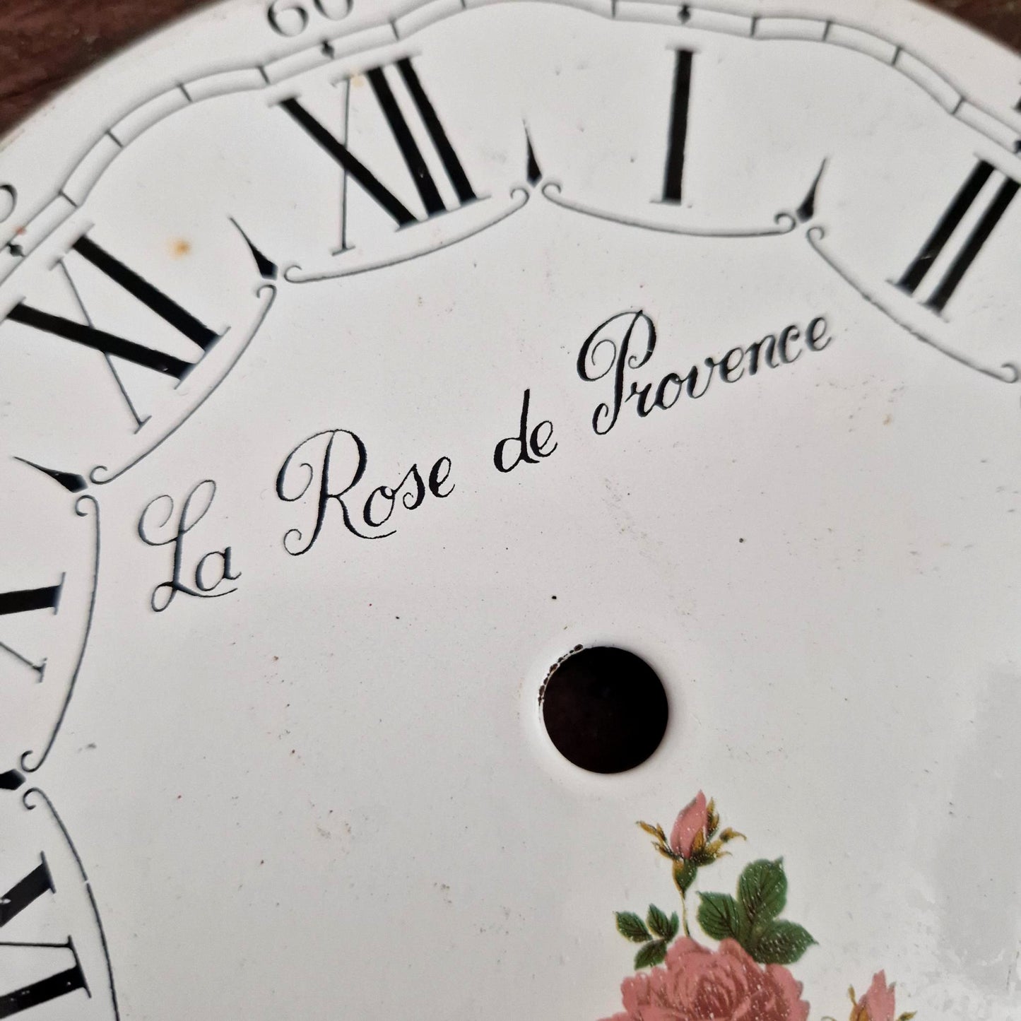 Ancien cadran émaillé « La Rose de Provence »