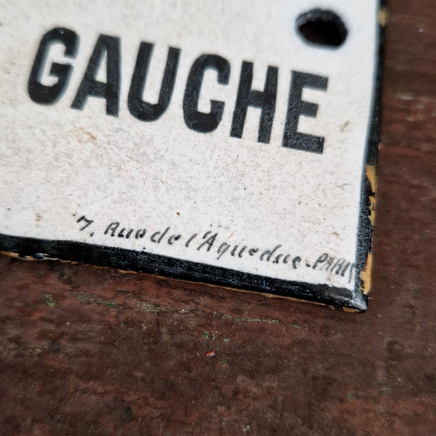 Plaque émaillée « Poste d'eau & W.C » - Paris
