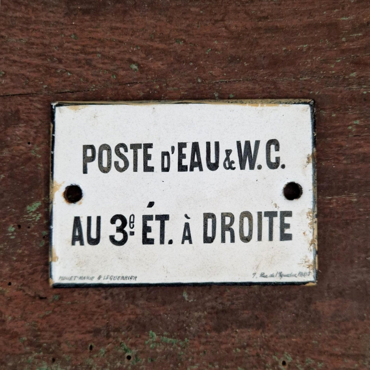 Plaque émaillée « Poste d'eau & W.C »