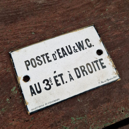 Plaque émaillée « Poste d'eau & W.C »