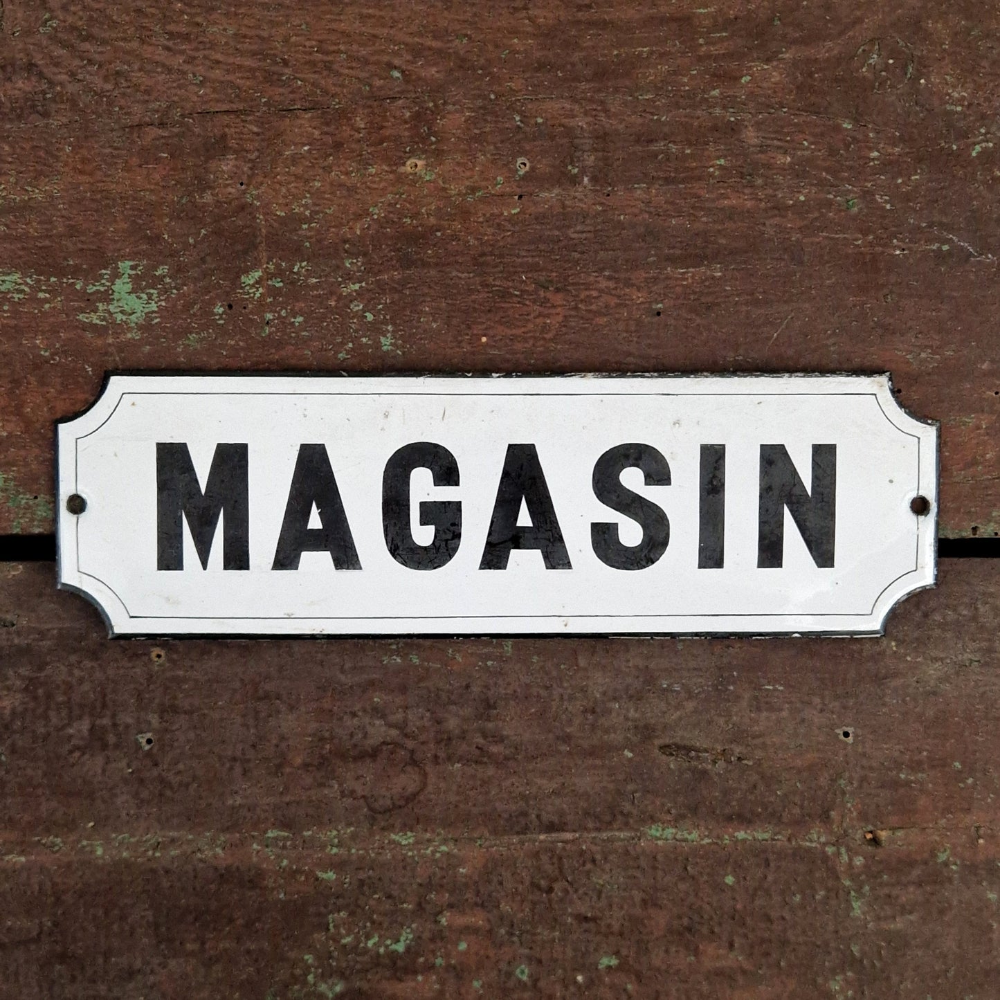 Plaque émaillée ancienne « MAGASIN »