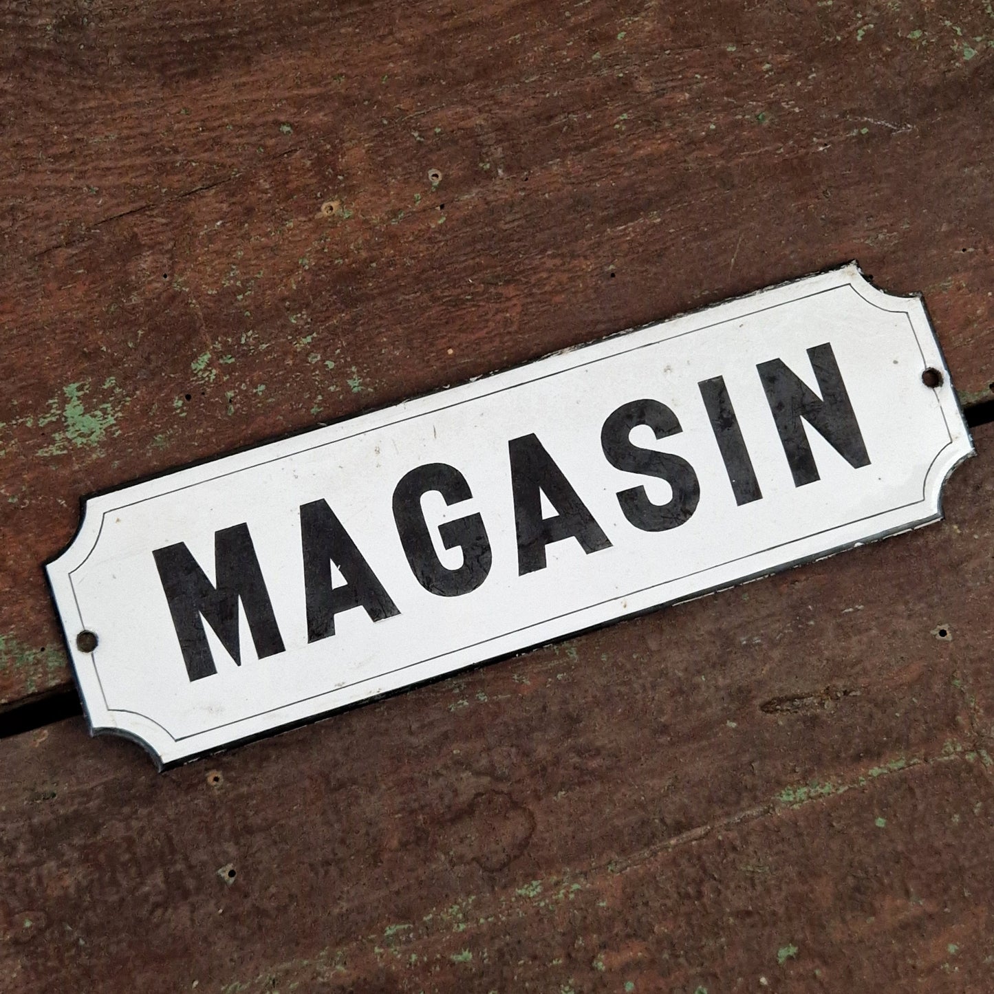 Plaque émaillée ancienne « MAGASIN »
