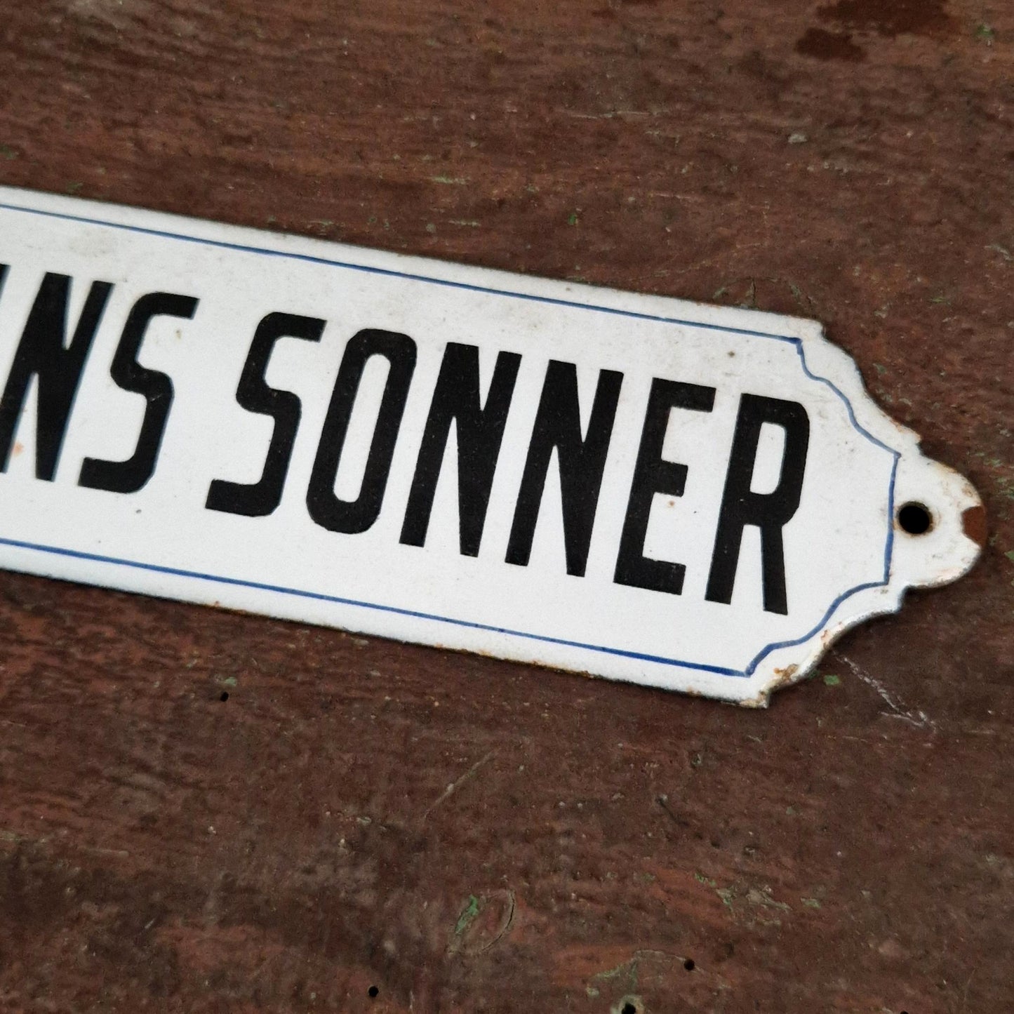 Plaque émaillée ancienne « Entrez sans sonner »