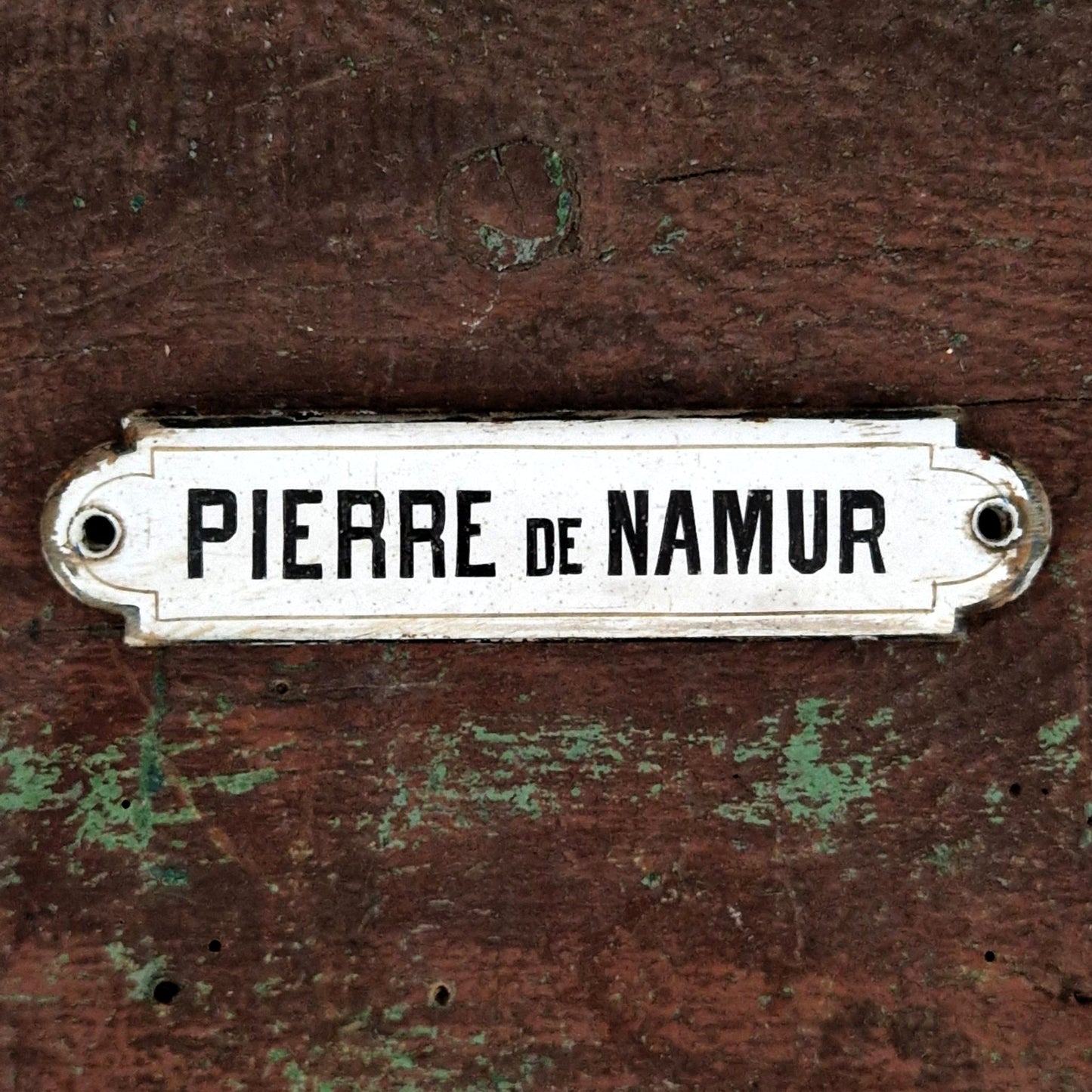 Ancienne plaque émaillée « Pierre de Namur »