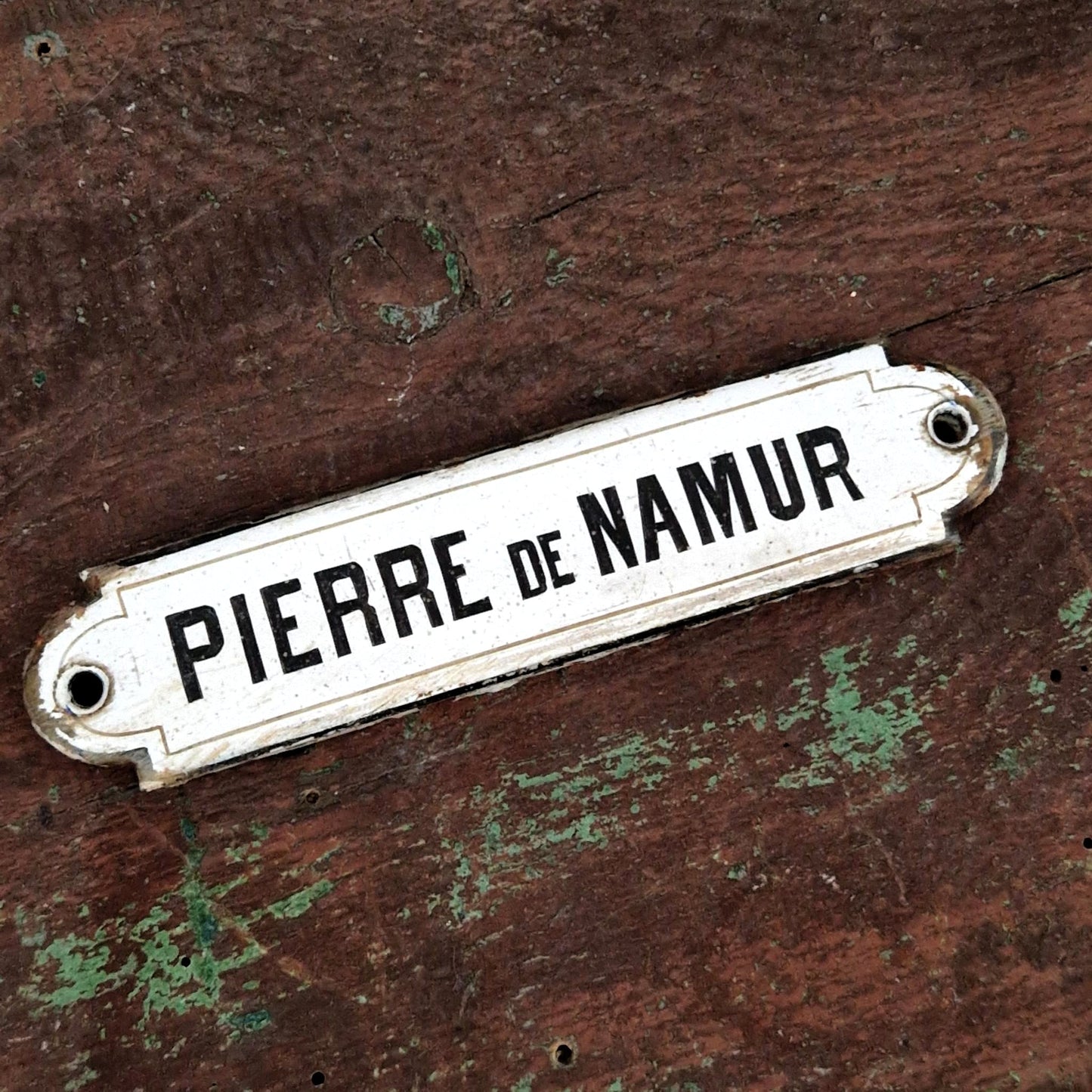 Ancienne plaque émaillée « Pierre de Namur »