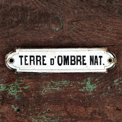Pigment « Terre d’Ombre Nat. » - Plaque émaillée ancienne