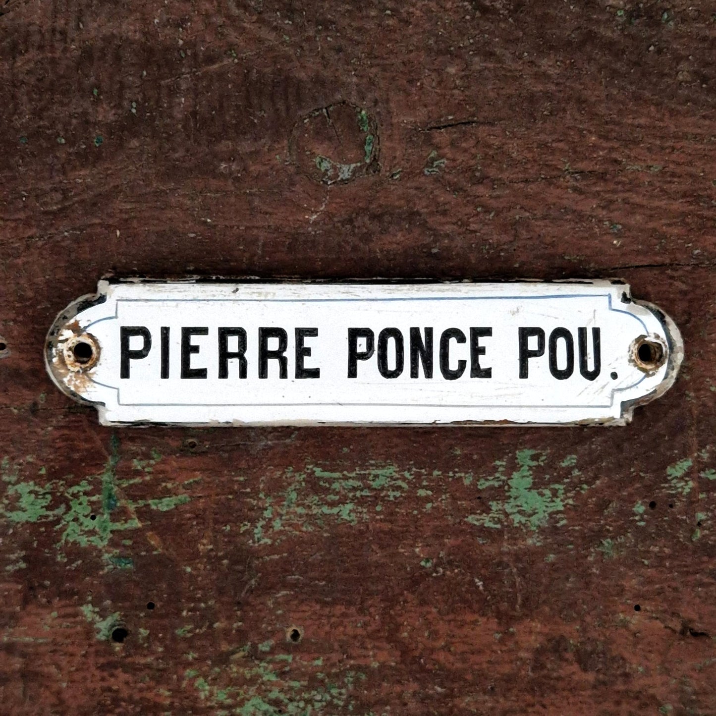 Ancienne plaque émaillée « Pierre Ponce Pou. », vers 1900