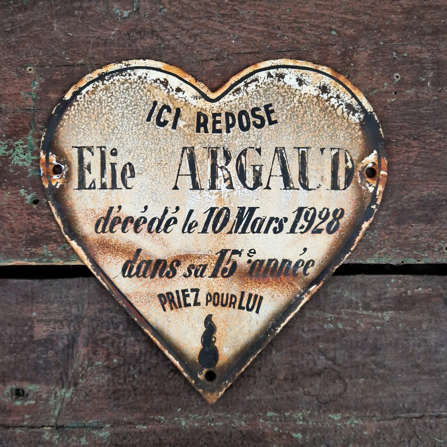 Ancienne plaque émaillée en forme de cœur - env 18cm