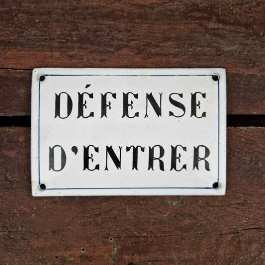 Old enamelled sign "No Entry"