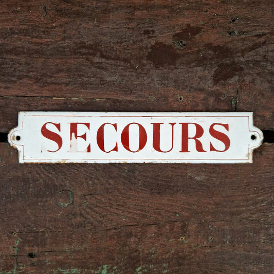 Old enameled sign "Secours"