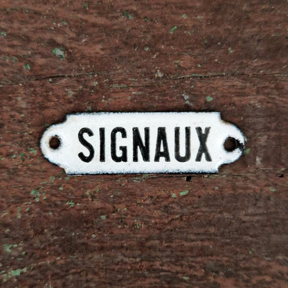 Old enameled sign "SIGNALS"