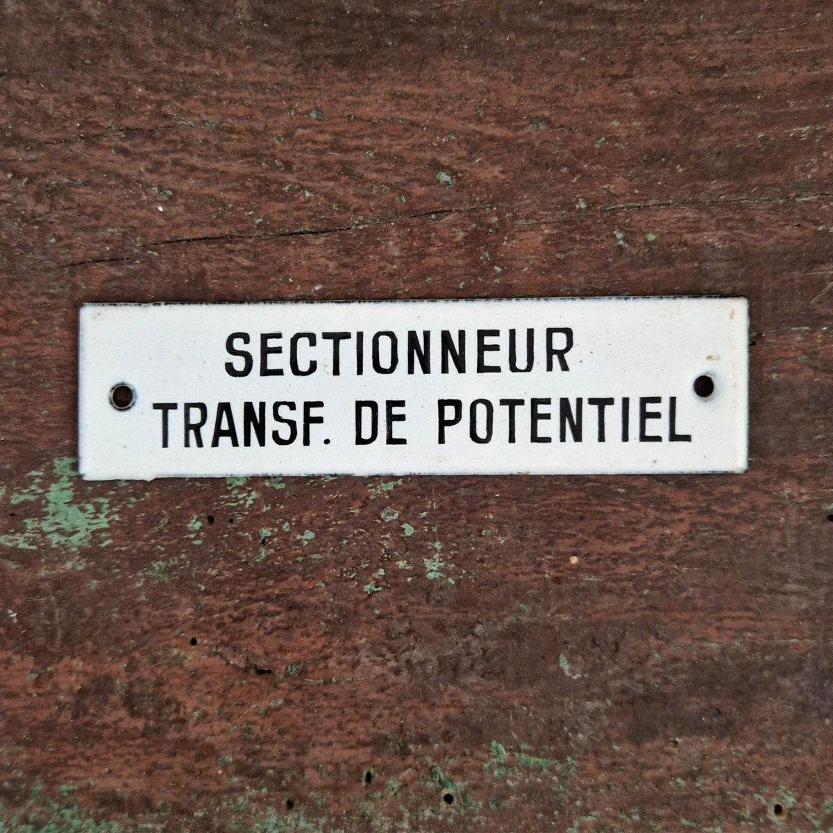 Plaque émaillée industrielle « Sectionneur »
