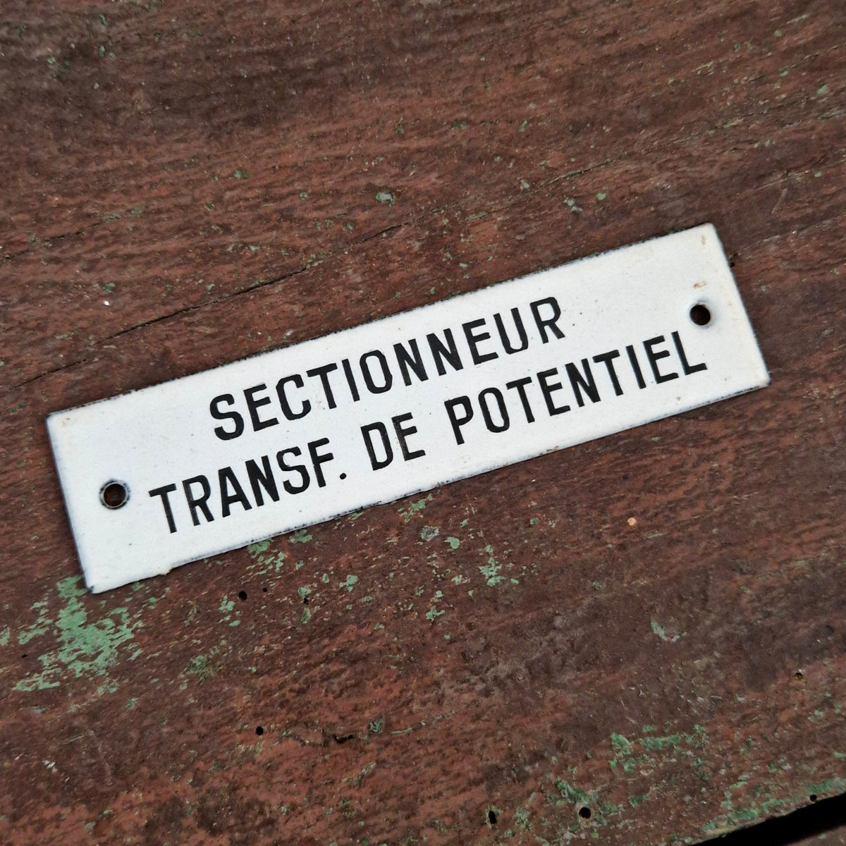 Plaque émaillée industrielle « Sectionneur »