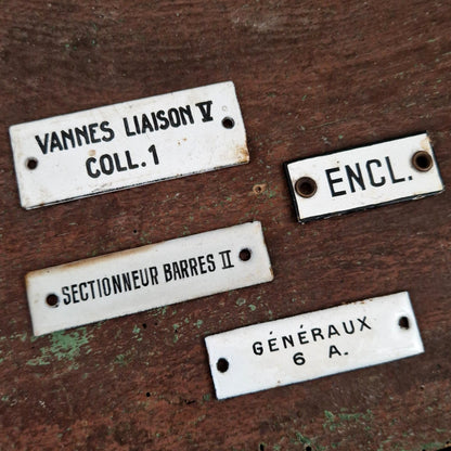 Lot de 4 anciennes plaques émaillées industrielles