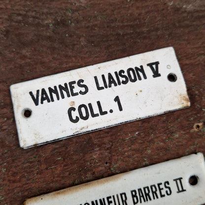 Lot de 4 anciennes plaques émaillées industrielles
