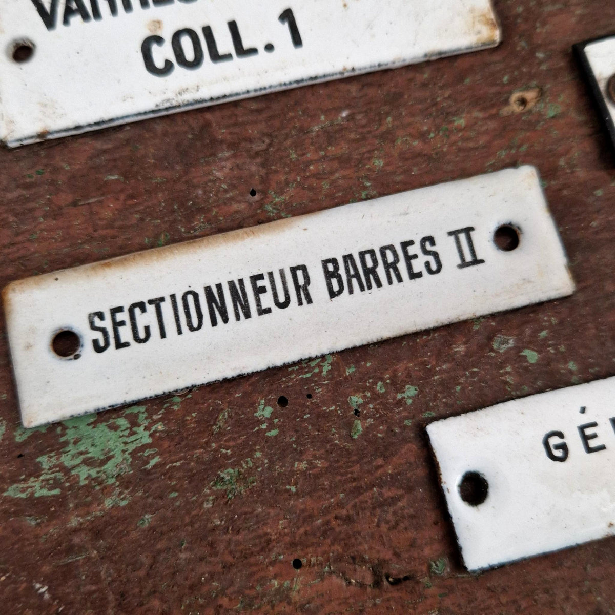 Lot de 4 anciennes plaques émaillées industrielles