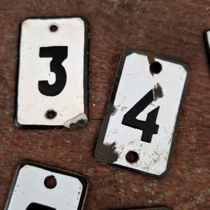 Lot de 6 anciennes plaques numérotées