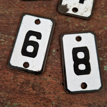 Lot de 6 anciennes plaques numérotées