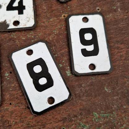Lot de 6 anciennes plaques numérotées