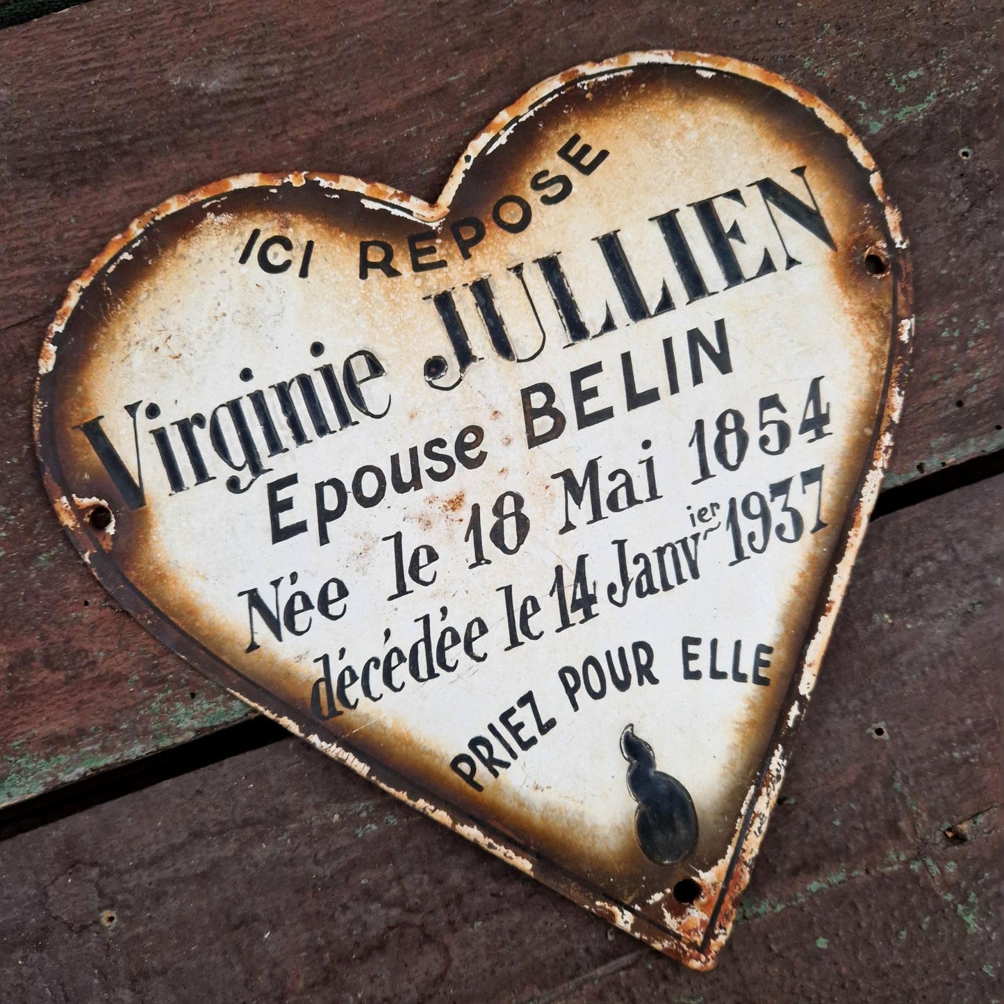 Plaque funéraire émaillée en cœur - env. 22cm