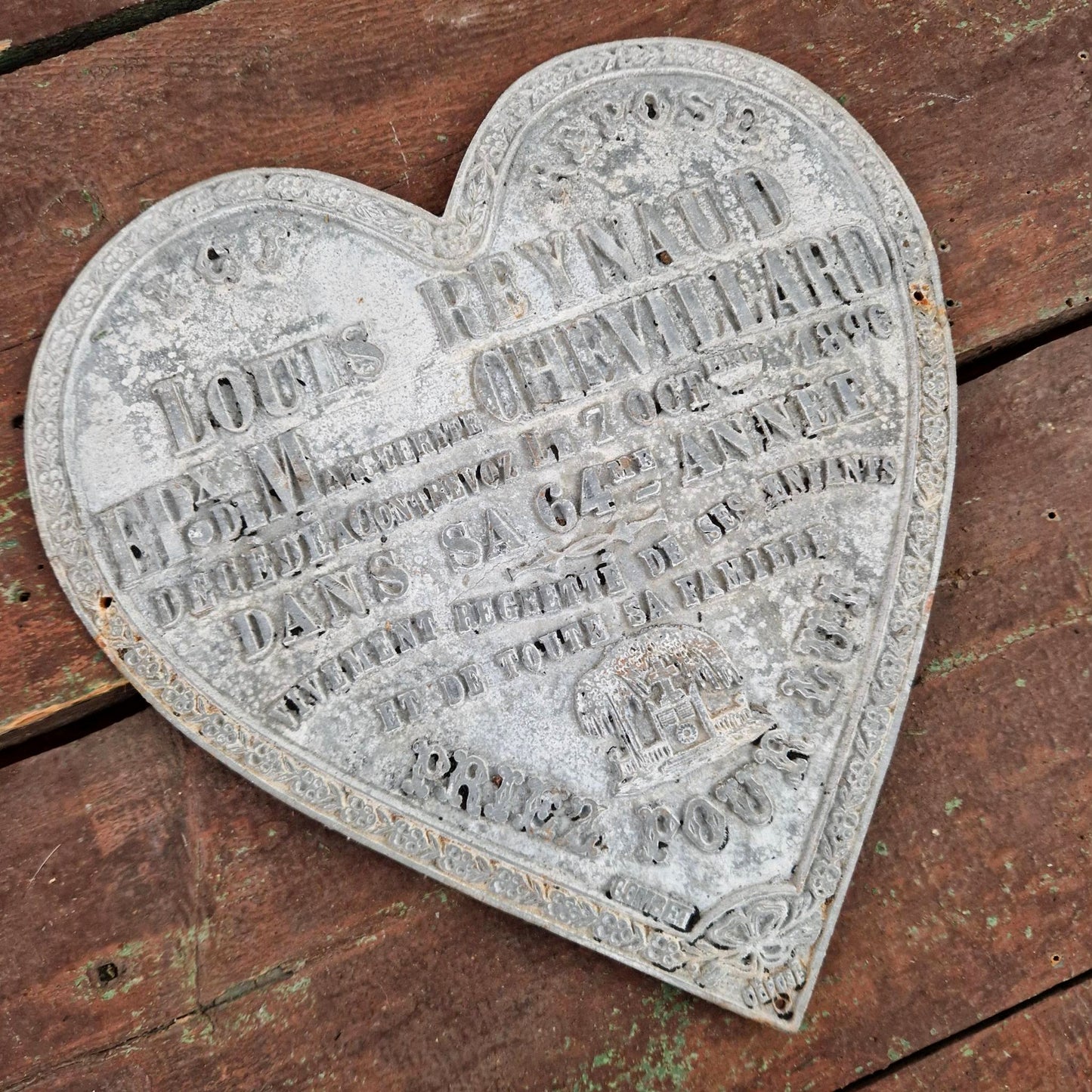 Grand coeur funéraire en métal de 1896 - env 28cm