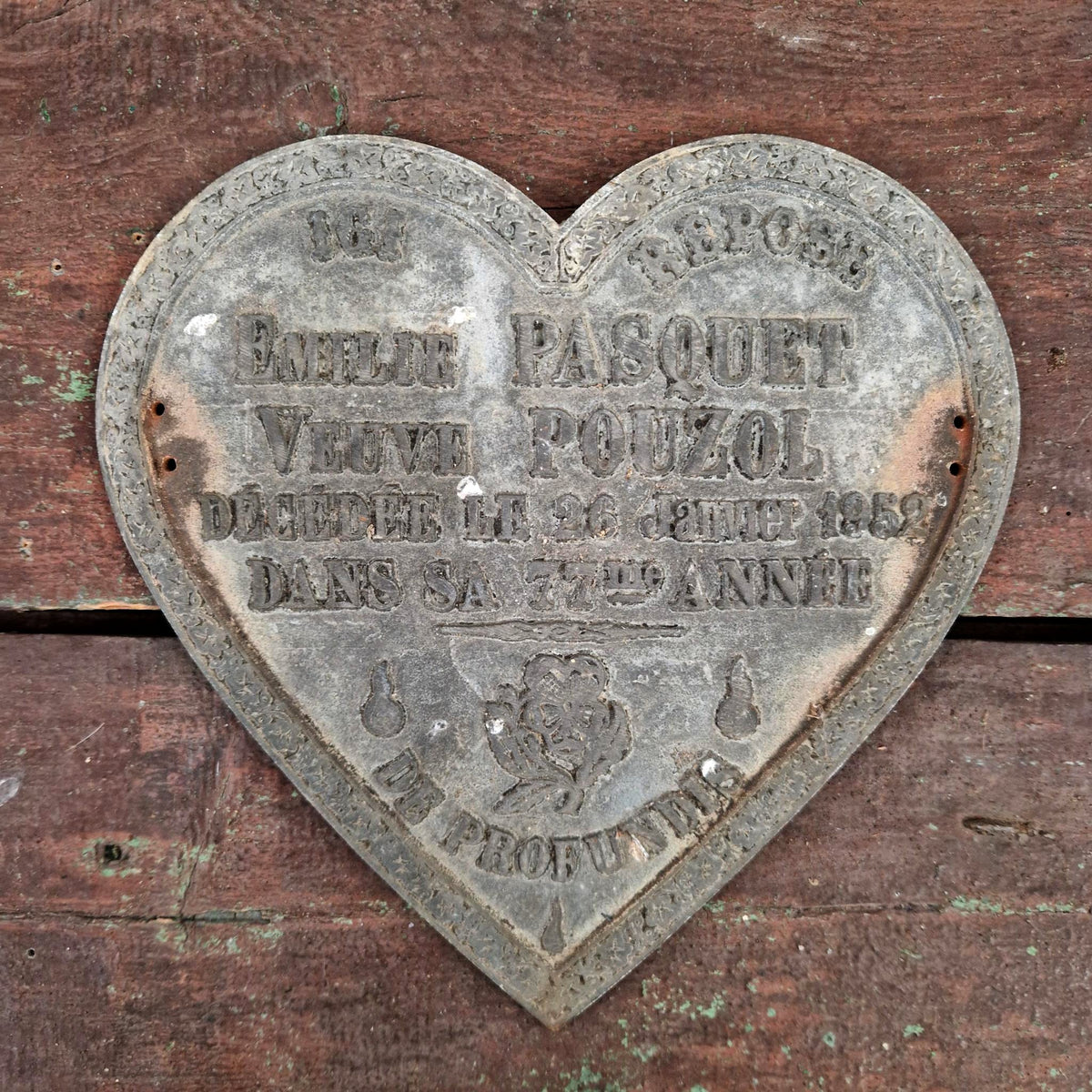Ancien coeur funéraire en métal - env 25cm