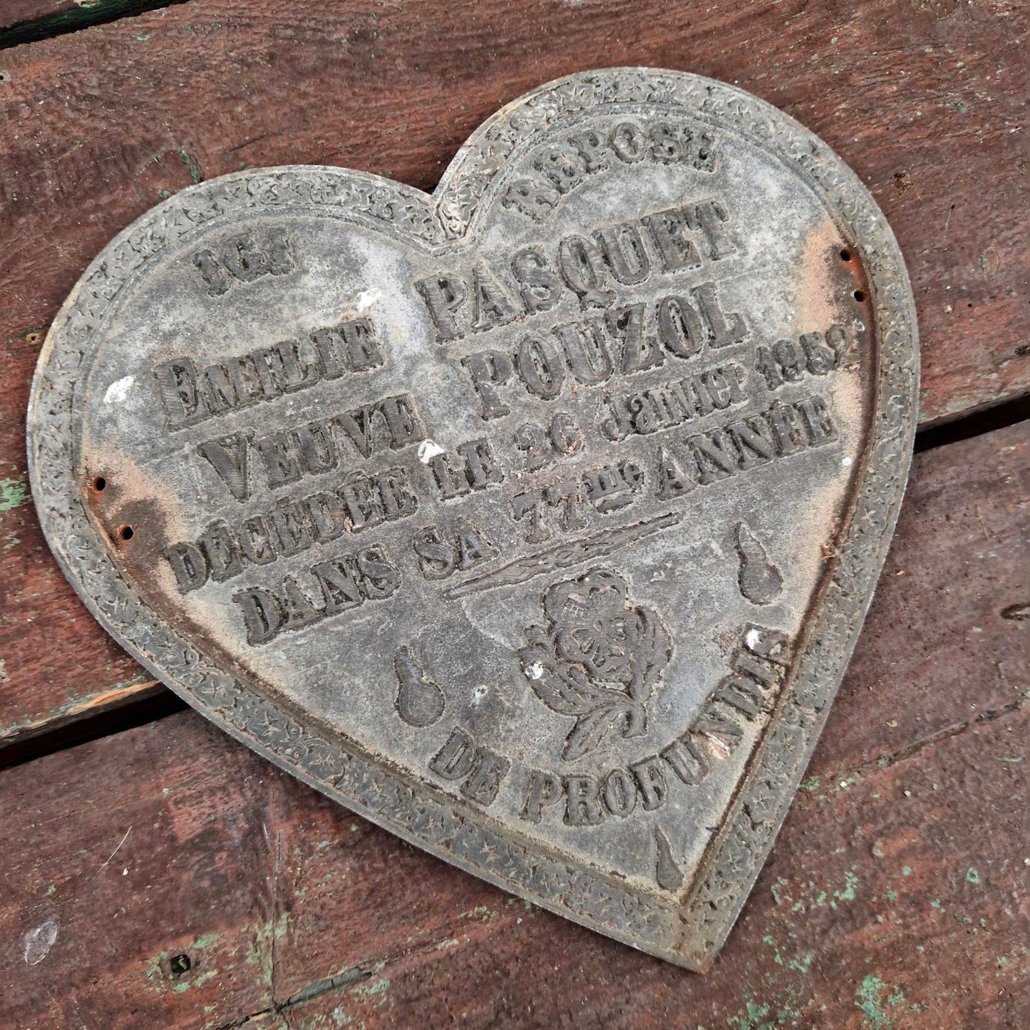 Ancien coeur funéraire en métal - env 25cm