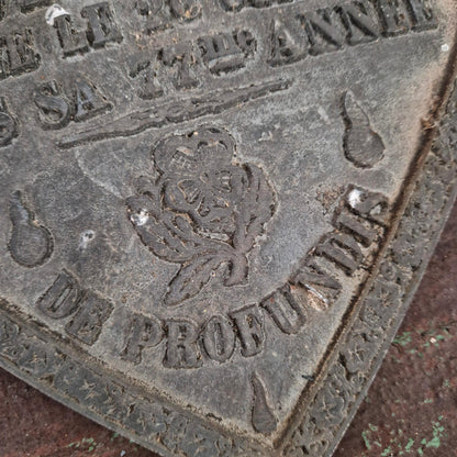 Ancien coeur funéraire en métal - env 25cm