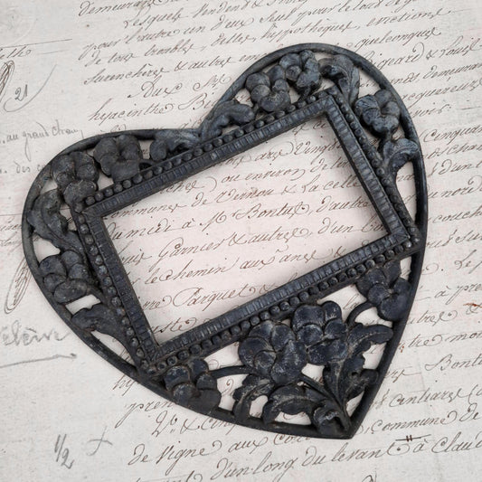 Antique heart-shaped souvenir frame - Gothic Style, 19th Century