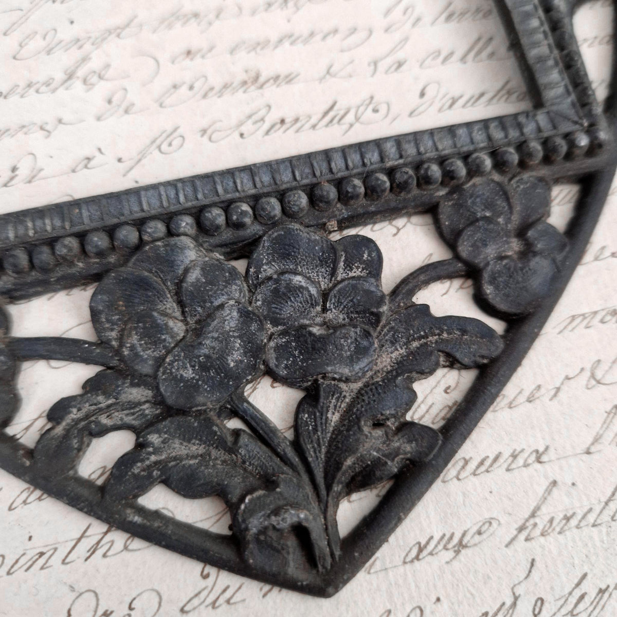 Ancien cadre de souvenir en cœur - Style Gothique, XIXe