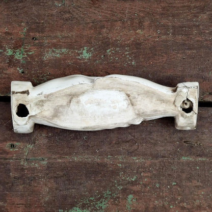 Ancien ornement « Main d’amitié » en porcelaine