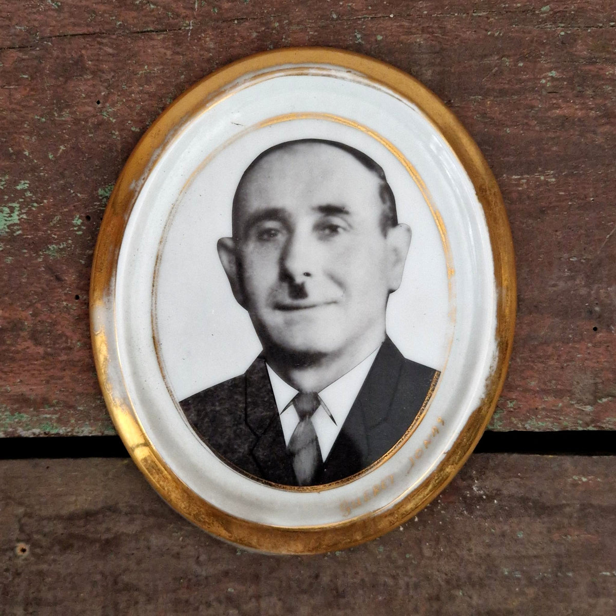 Ancien médaillon photo « Homme à la moustache »