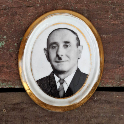 Ancien médaillon photo « Homme à la moustache »