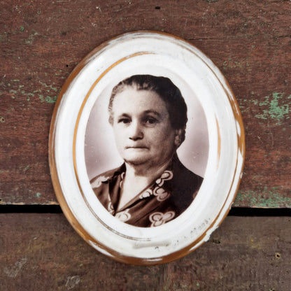 Ancien portrait funéraire sur porcelaine