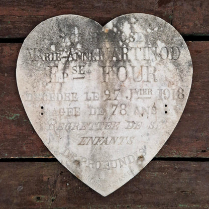Plaque funéraire en forme de cœur  1918
