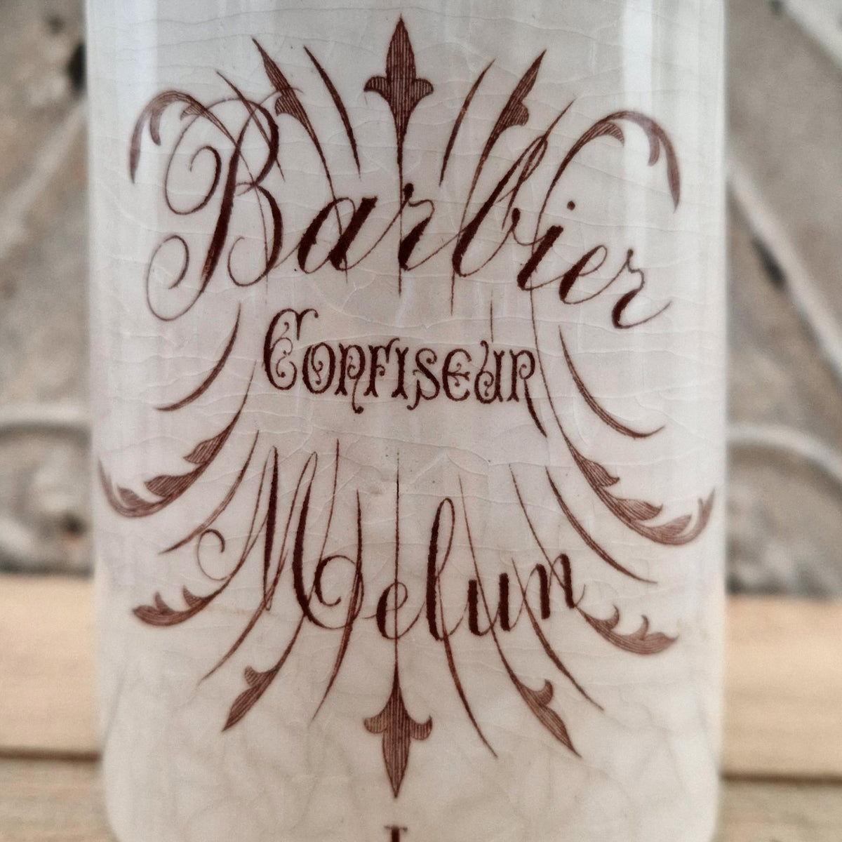 Rare "Barber" advertising pot in Melun - Brown calligraphy