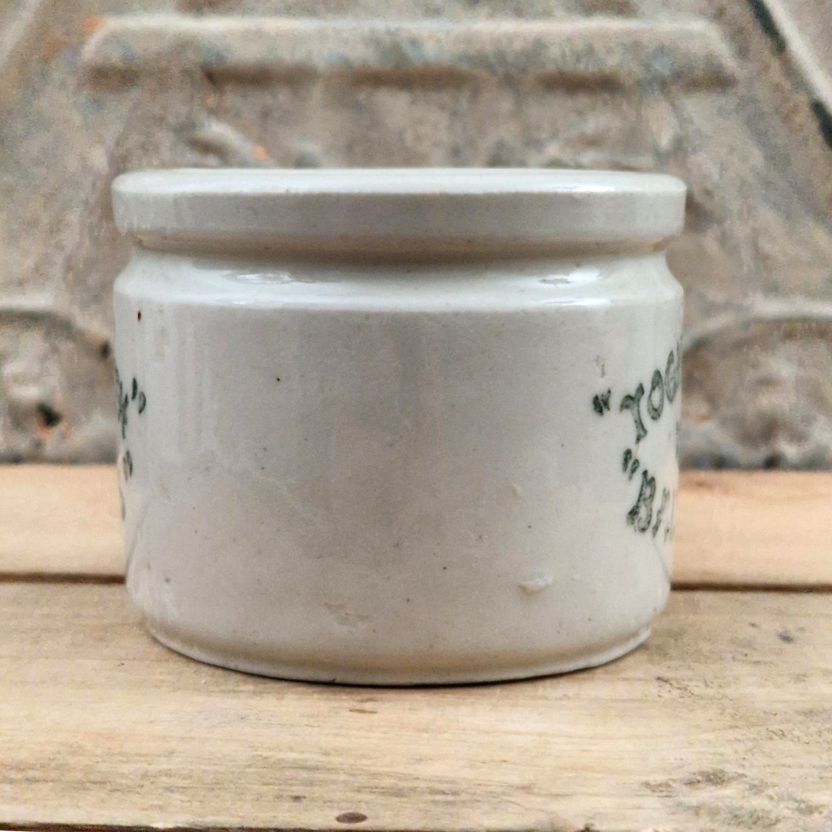 Vintage advertising pot "Yoghourts des Balkans"