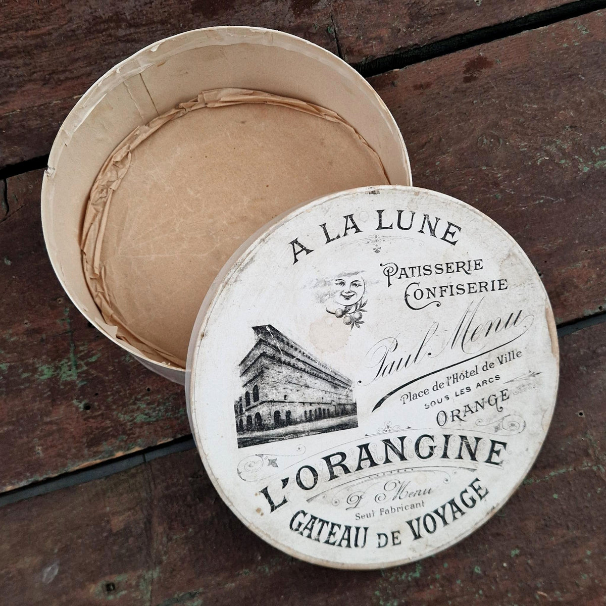 Rare boîte à gâteau « L’Orangine » - Pâtisserie À la Lune, XIXe